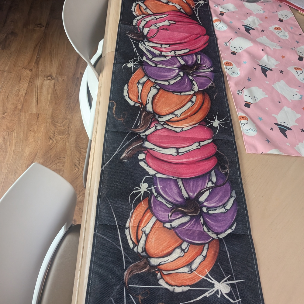 Halloween Pumpkin Table Runner